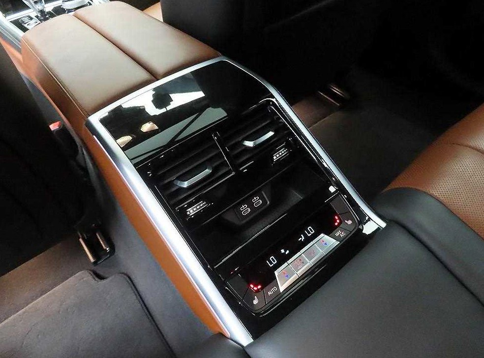BMW iX iX 사진 17