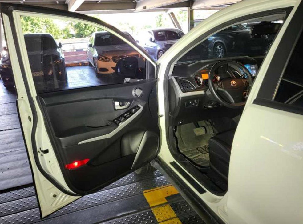 KG모빌리티(쌍용)  코란도 2WD 2.2 RX 사진 4