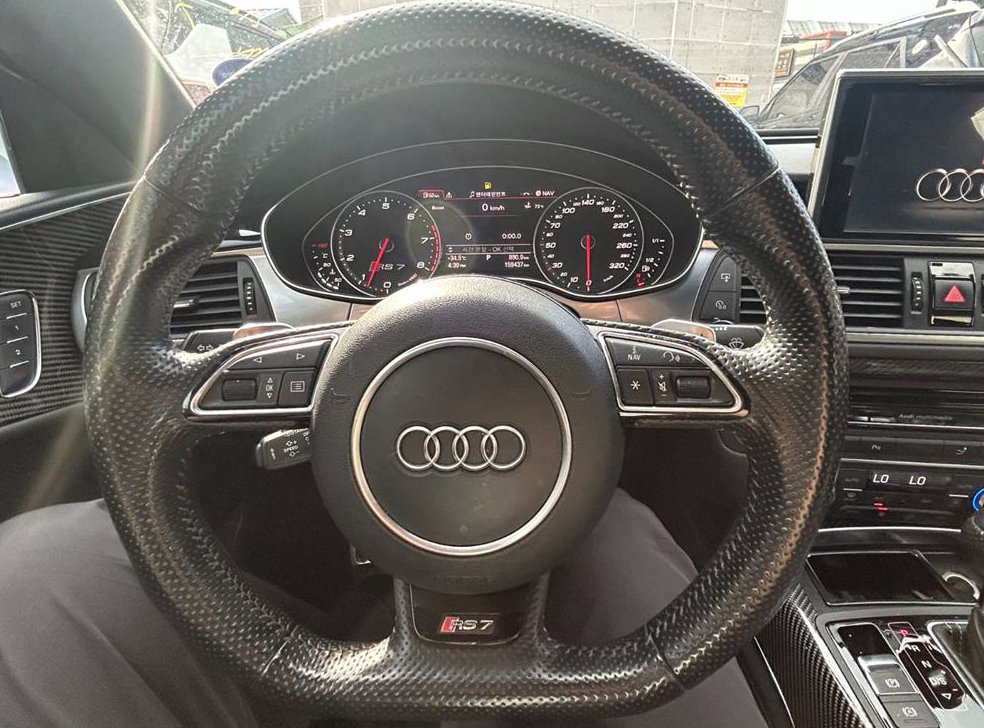 아우디 RS7 4.0 TFSI  콰트로 사진 16
