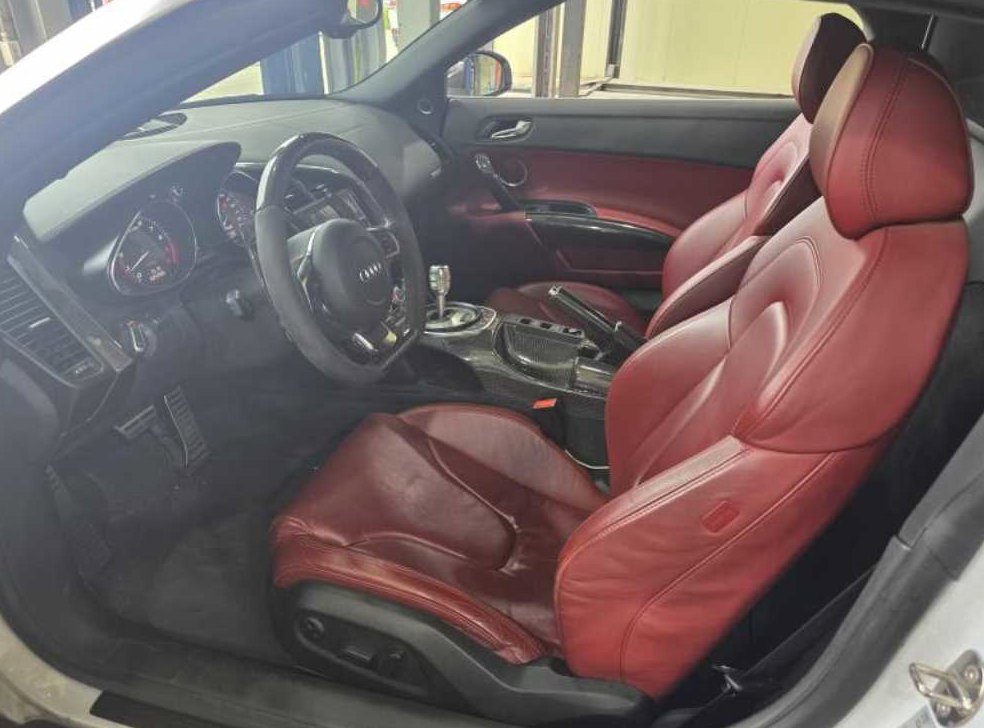 아우디 R8 5.2 V10 스파이더 사진 6