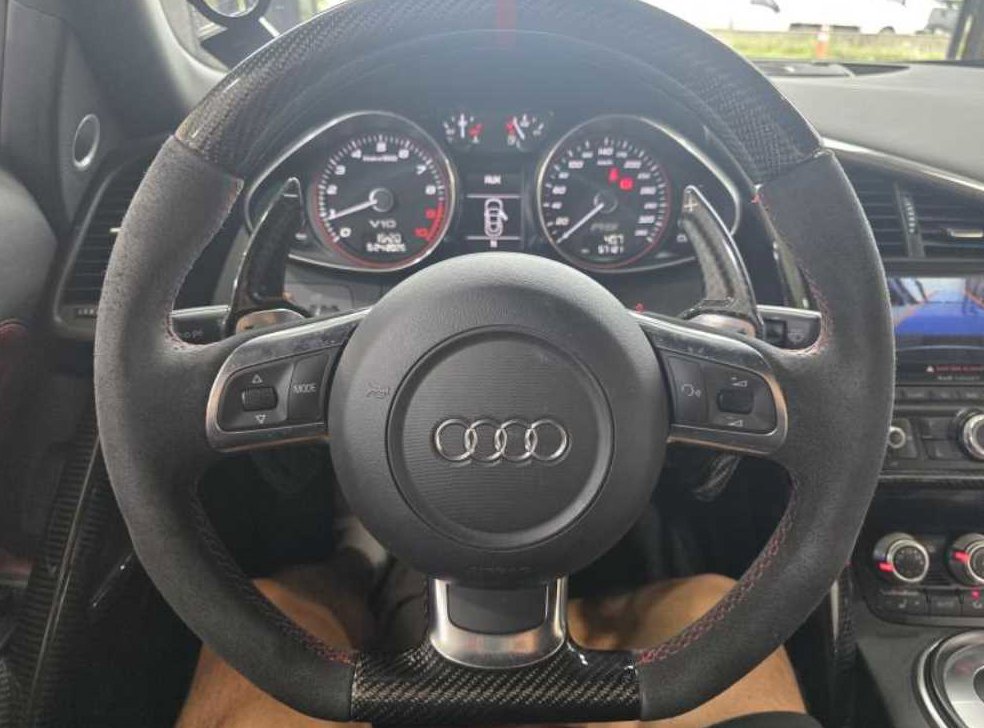 아우디 R8 5.2 V10 스파이더 사진 8