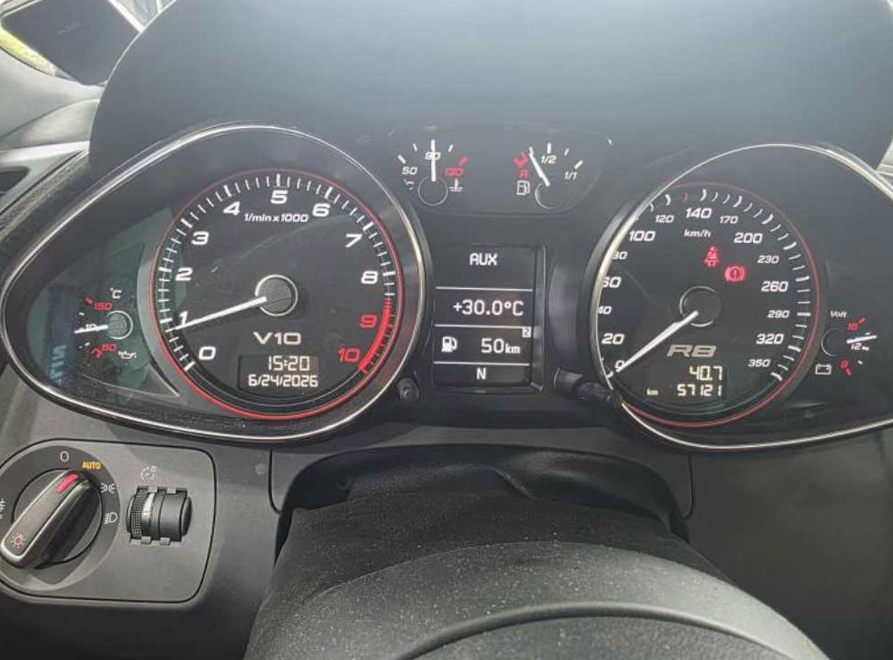 아우디 R8 5.2 V10 스파이더 사진 9