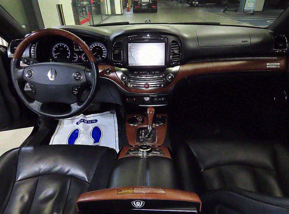 KG모빌리티(쌍용)  체어맨 가솔린 2WD V8 5000 사진 10