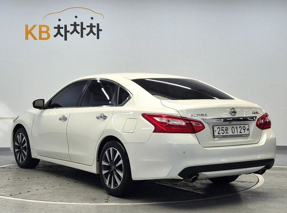 닛산 알티마 2.5 사진 3