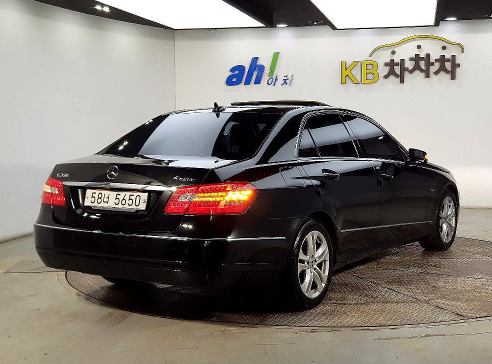 벤츠 E 클래스 E220 CDI 아방가르드 사진 4