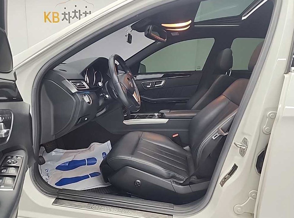 벤츠 E 클래스 E220 CDI 아방가르드 사진 11