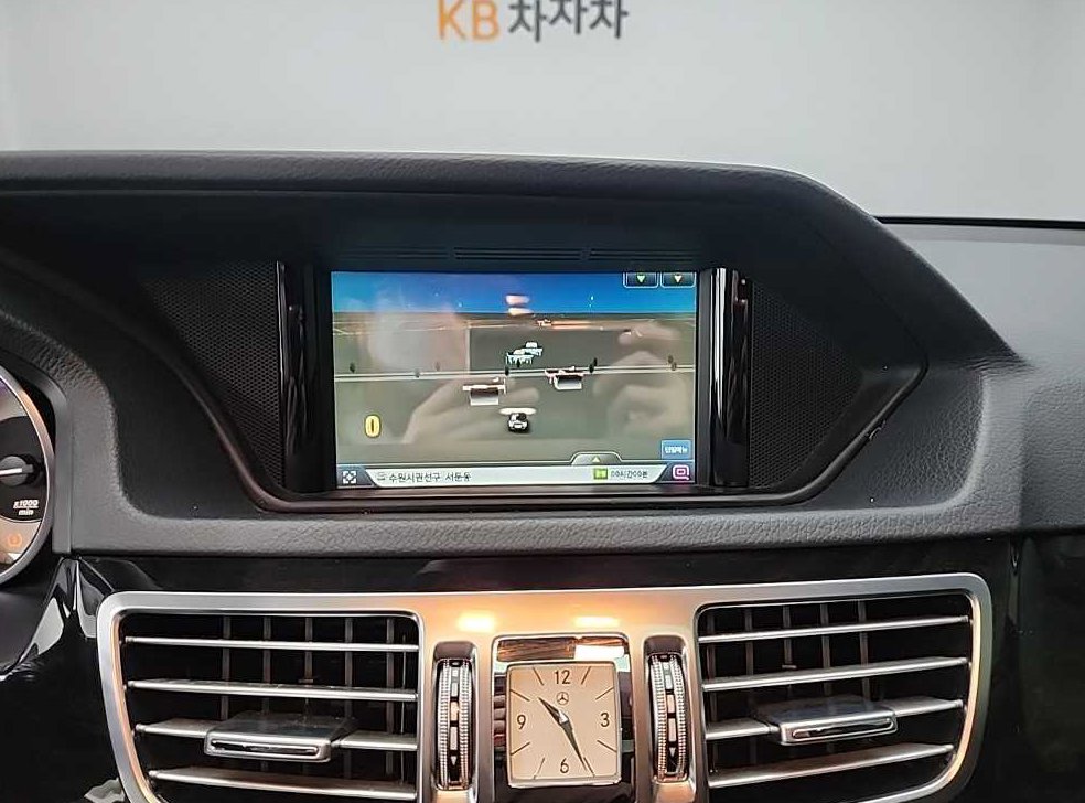 벤츠 E 클래스 E220 CDI 아방가르드 사진 15