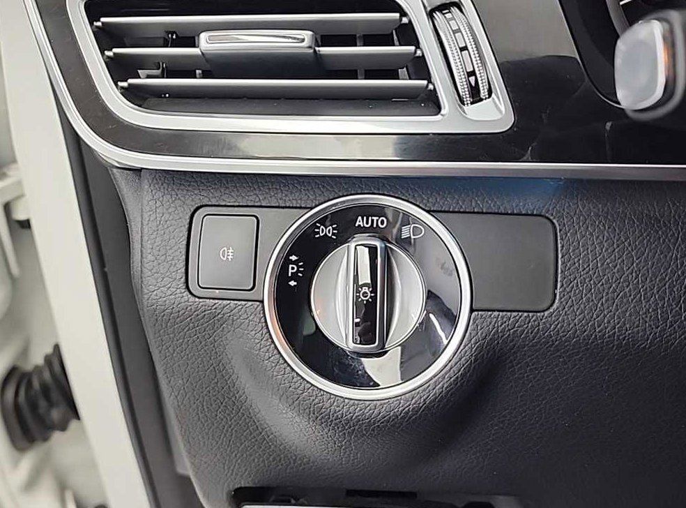 벤츠 E 클래스 E220 CDI 아방가르드 사진 18
