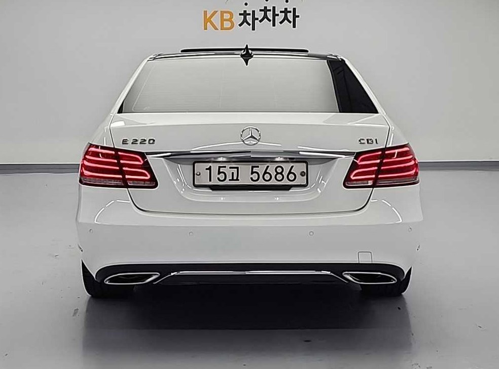 벤츠 E 클래스 E220 CDI 아방가르드 사진 3