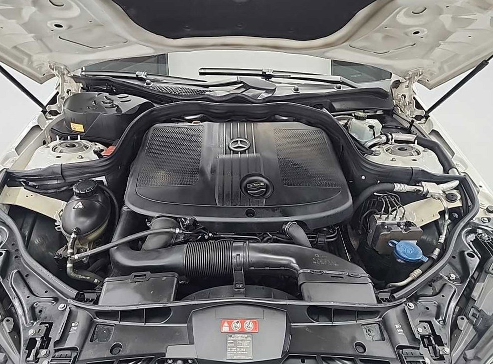 벤츠 E 클래스 E220 CDI 아방가르드 사진 5