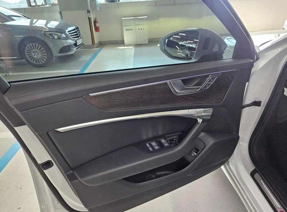 아우디 A6 45 TFSI 콰트로 프리미엄 사진 8