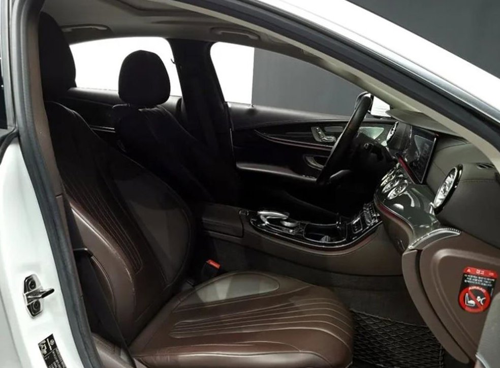 벤츠 CLS 클래스 CLS 300d AMG Line 사진 10