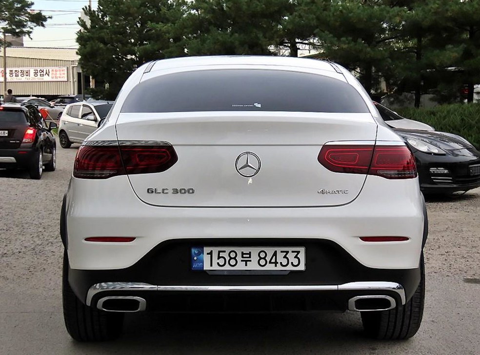 벤츠 GLC 클래스 GLC 300 4MATIC 쿠페 사진 4