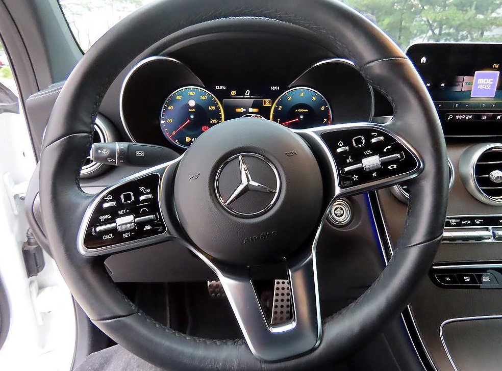 벤츠 GLC 클래스 GLC 300 4MATIC 쿠페 사진 8