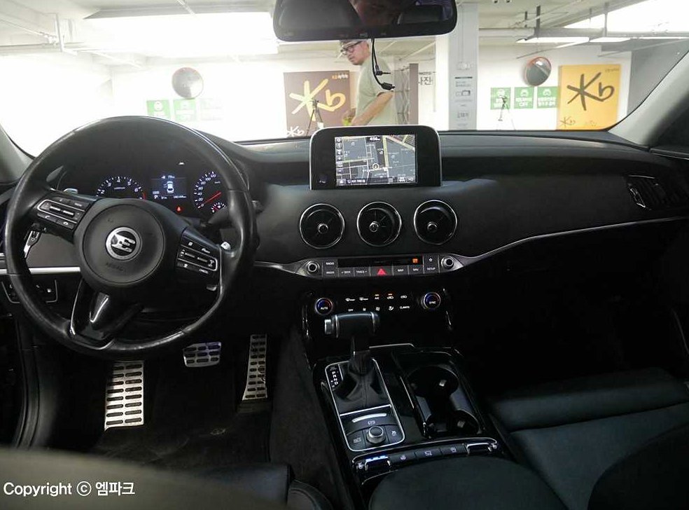 기아 스팅어 가솔린 2.0 터보 AWD 사진 6