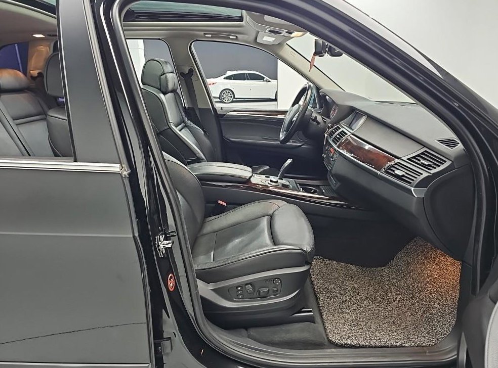 BMW X5 xDrive 48i 사진 13