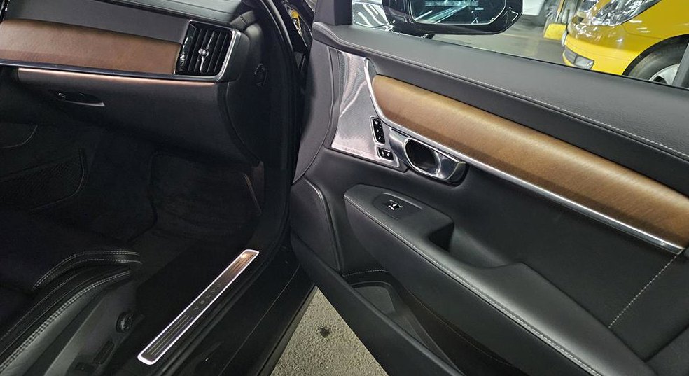볼보 S90 T8 AWD 엑설런스 사진 8