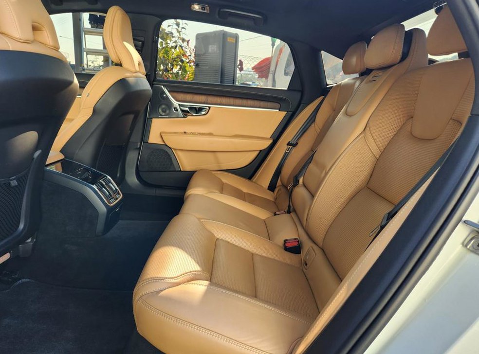 볼보 S90 B5 인스크립션 사진 16