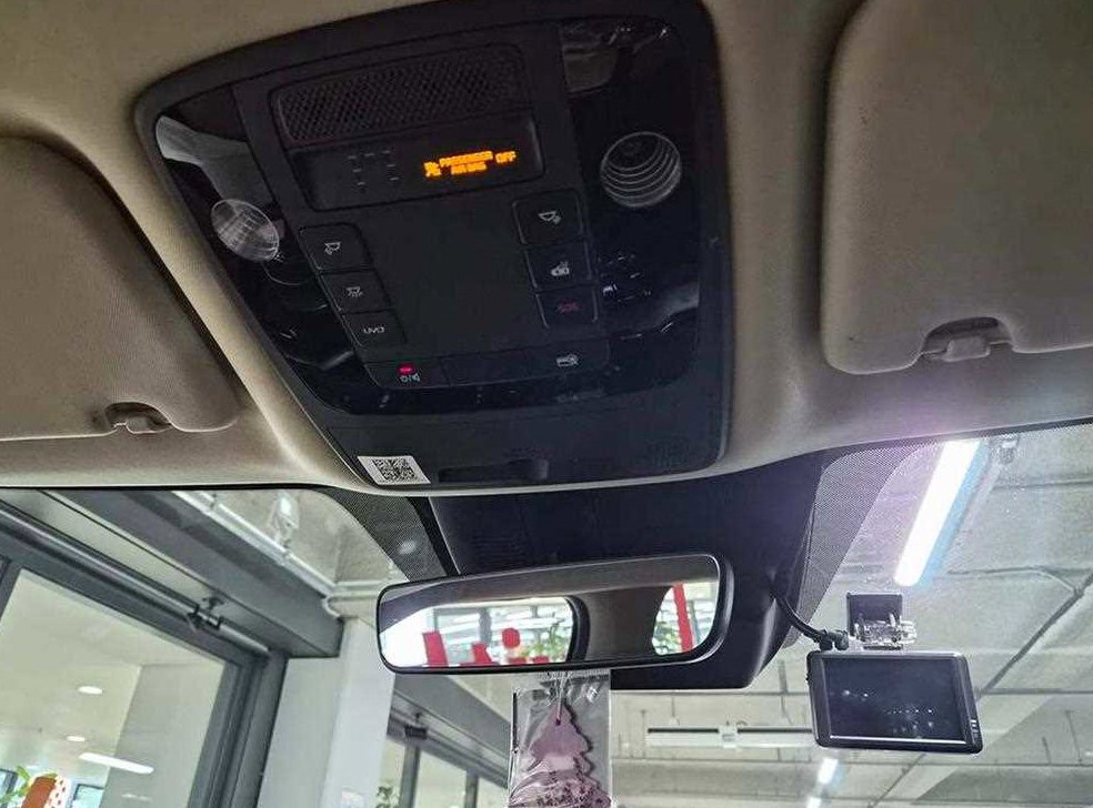 기아 카니발 디젤 9인승 시그니처 사진 17