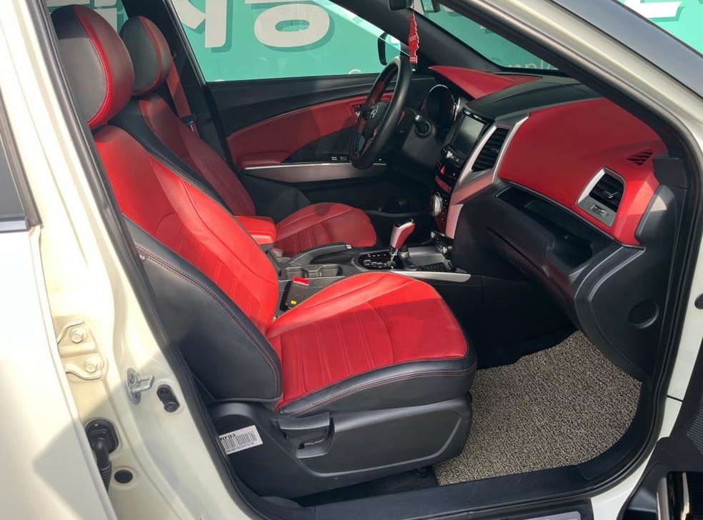 KG모빌리티(쌍용)  티볼리 가솔린 2WD 1.6 LX 사진 11