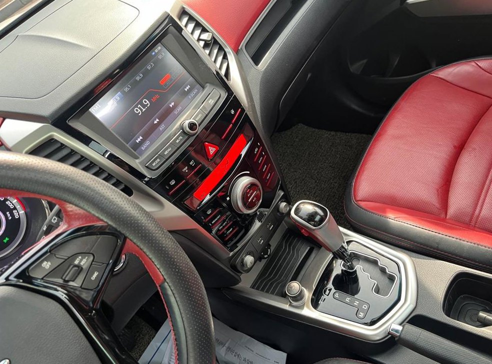 KG모빌리티(쌍용)  티볼리 가솔린 2WD 1.6 LX 사진 13