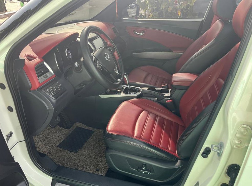 KG모빌리티(쌍용)  티볼리 가솔린 2WD 1.6 LX 사진 17