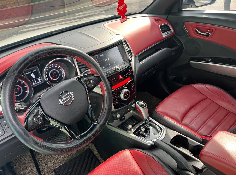 KG모빌리티(쌍용)  티볼리 가솔린 2WD 1.6 LX 사진 19