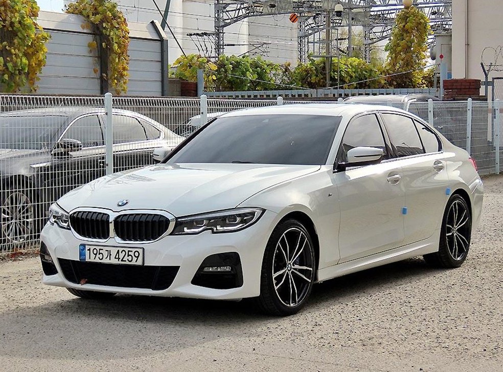 BMW 3시리즈 320d xDrive M 스포츠 사진 2
