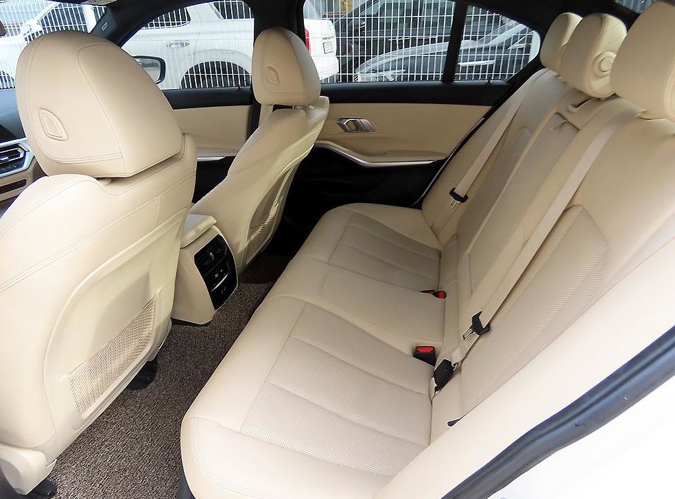 BMW 3시리즈 320d xDrive M 스포츠 사진 6