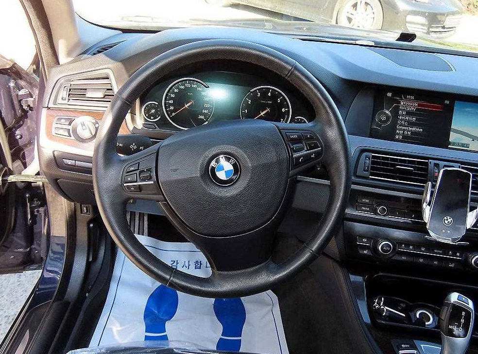BMW 5시리즈 528i xDrive 사진 8