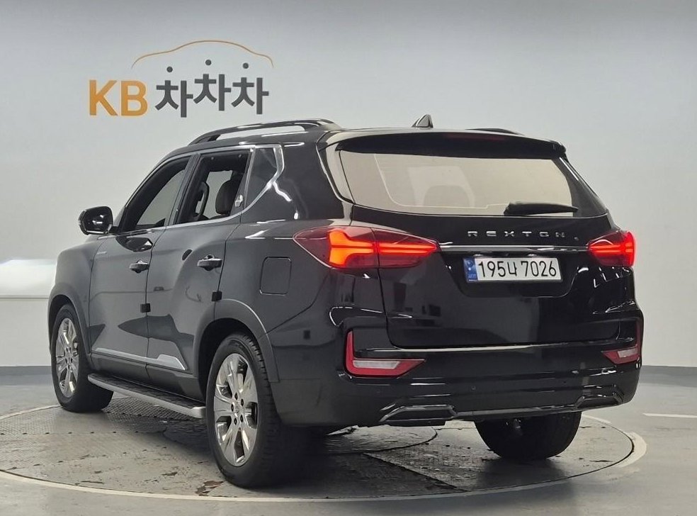 KG모빌리티(쌍용)  렉스턴 디젤 2.2 4WD 시그니처 사진 2