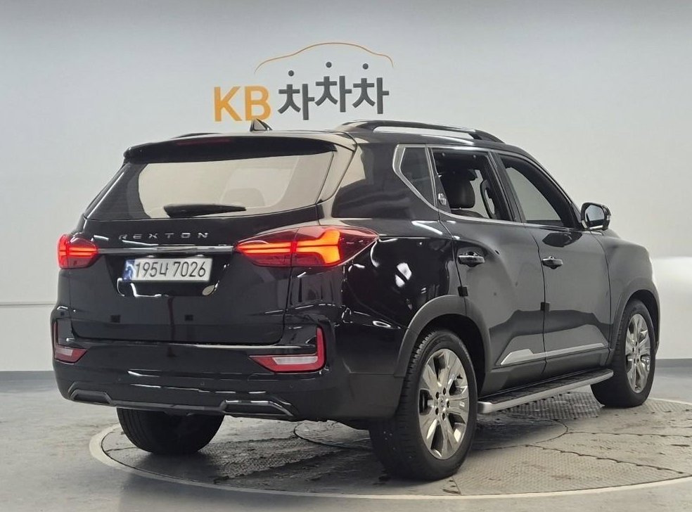 KG모빌리티(쌍용)  렉스턴 디젤 2.2 4WD 시그니처 사진 3
