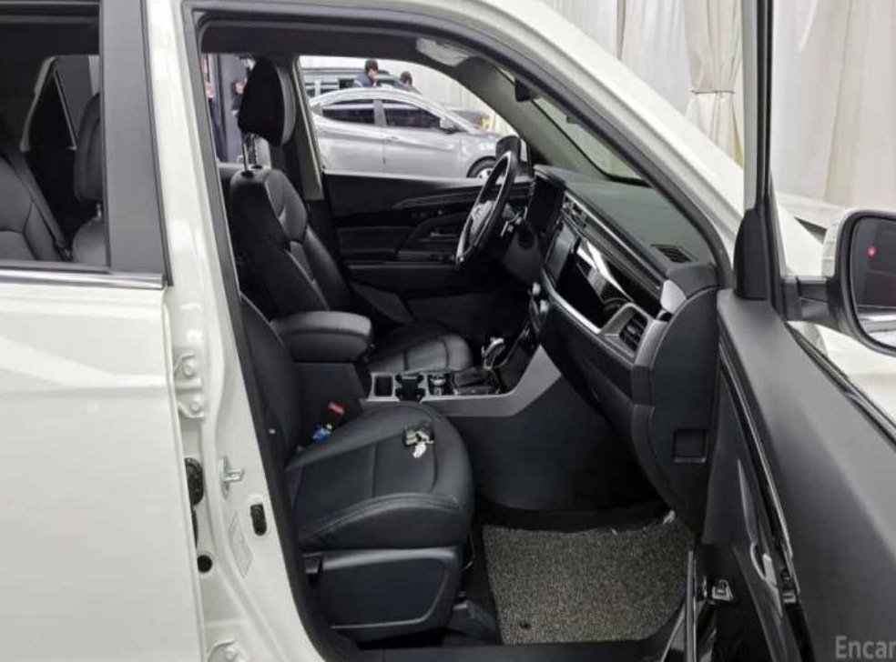 KG모빌리티(쌍용)  코란도 2WD 가솔린 1.5 C5 플러스 사진 10