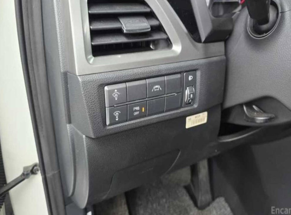 KG모빌리티(쌍용)  코란도 2WD 가솔린 1.5 C5 플러스 사진 18