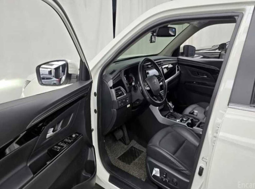 KG모빌리티(쌍용)  코란도 2WD 가솔린 1.5 C5 플러스 사진 9