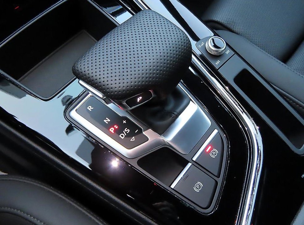 아우디 A4 40 TFSI 프리미엄 사진 11