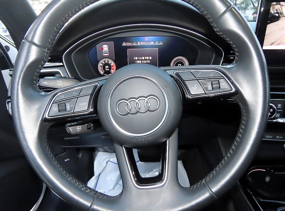 아우디 A4 40 TFSI 프리미엄 사진 8