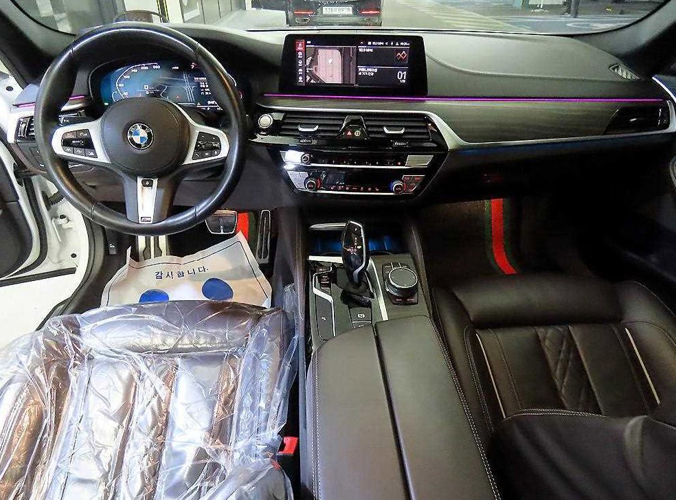 BMW 5시리즈 520i M 스포츠 사진 10