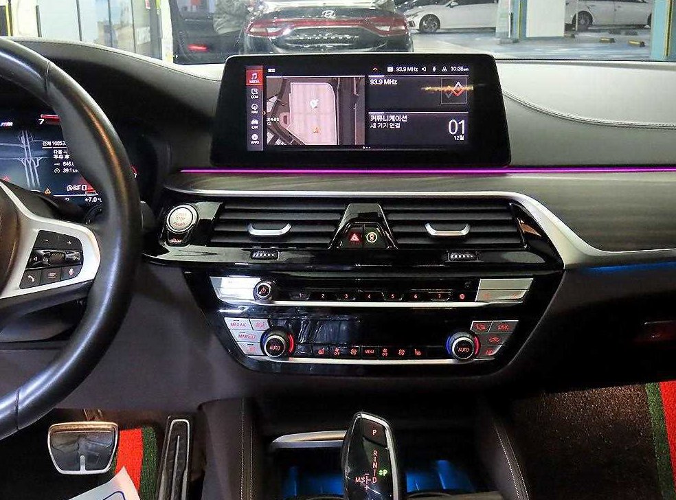 BMW 5시리즈 520i M 스포츠 사진 11