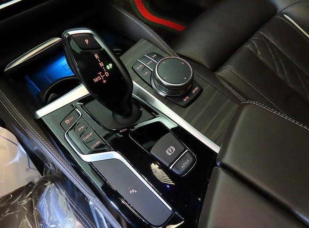 BMW 5시리즈 520i M 스포츠 사진 12