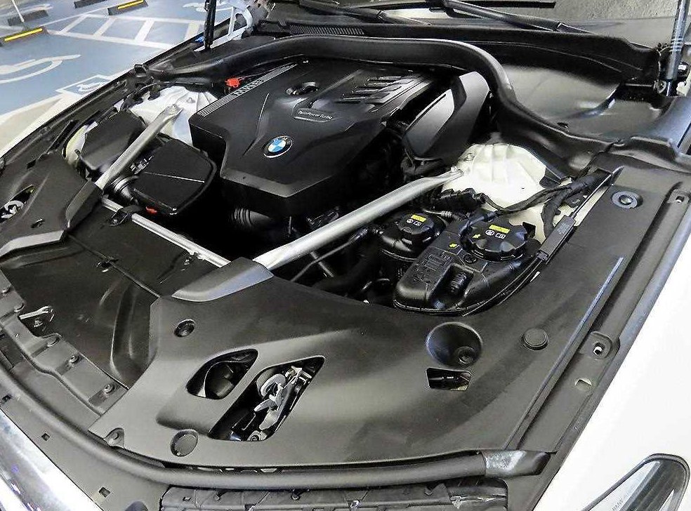 BMW 5시리즈 520i M 스포츠 사진 18