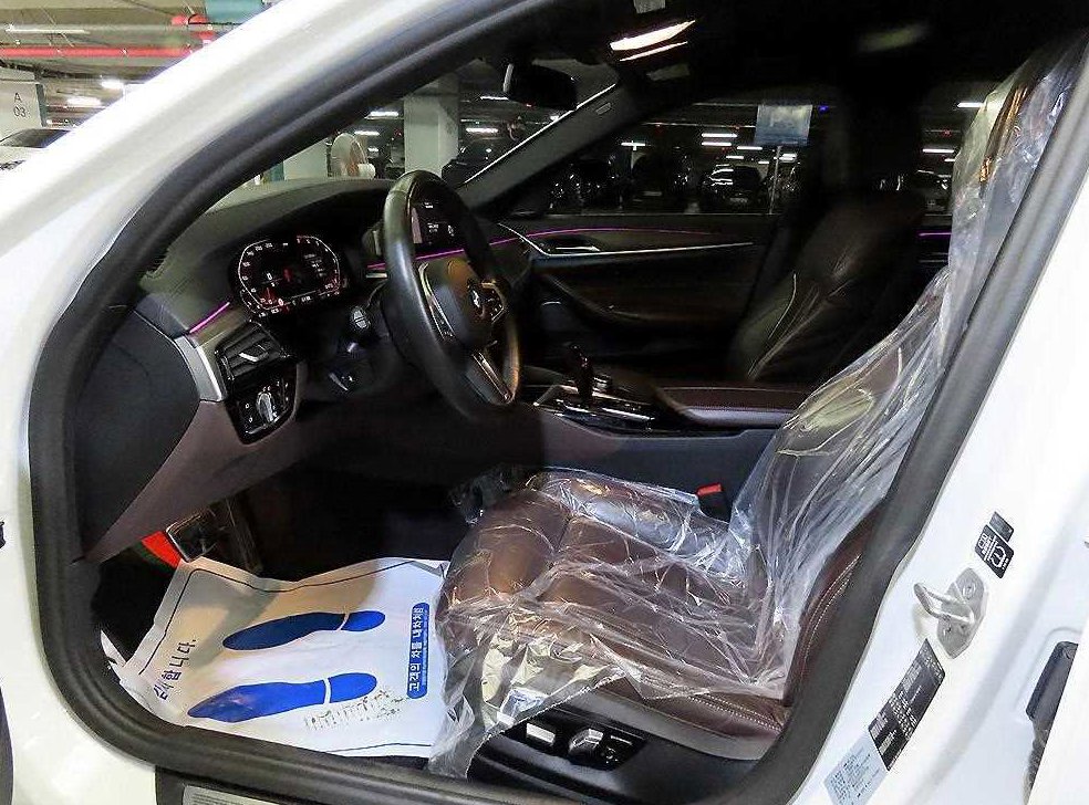 BMW 5시리즈 520i M 스포츠 사진 6