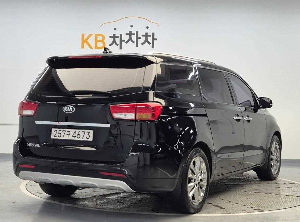 기아 카니발 디젤 9인승 프레스티지 사진 3