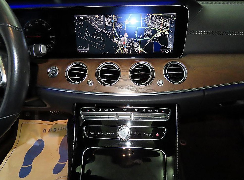 벤츠 E 클래스 E300e 익스클루시브 사진 11