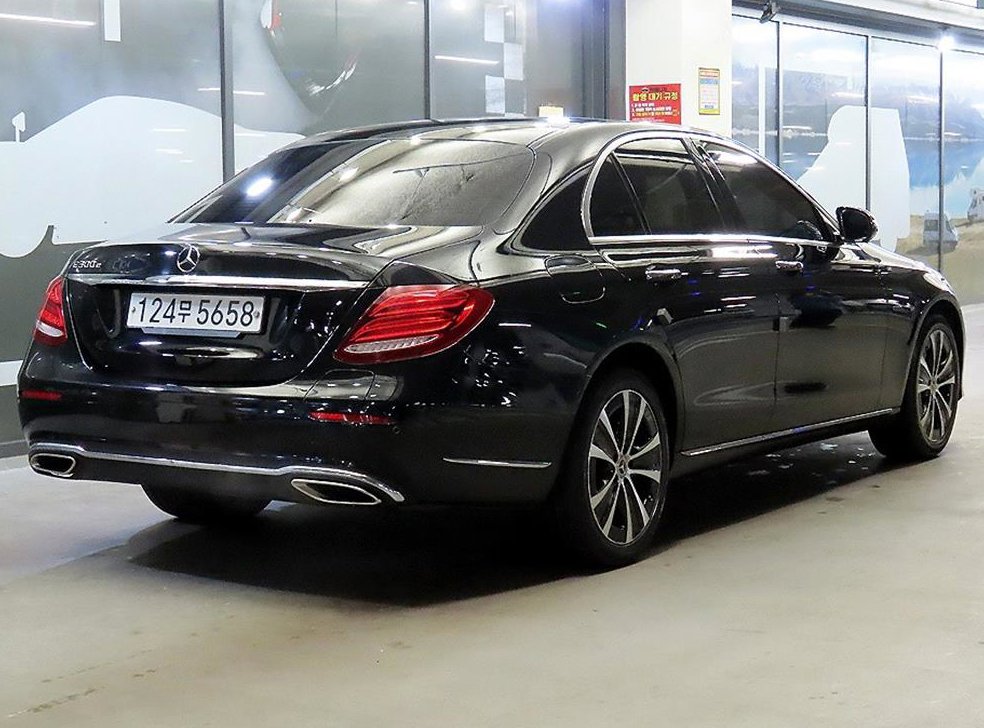 벤츠 E 클래스 E300e 익스클루시브 사진 4