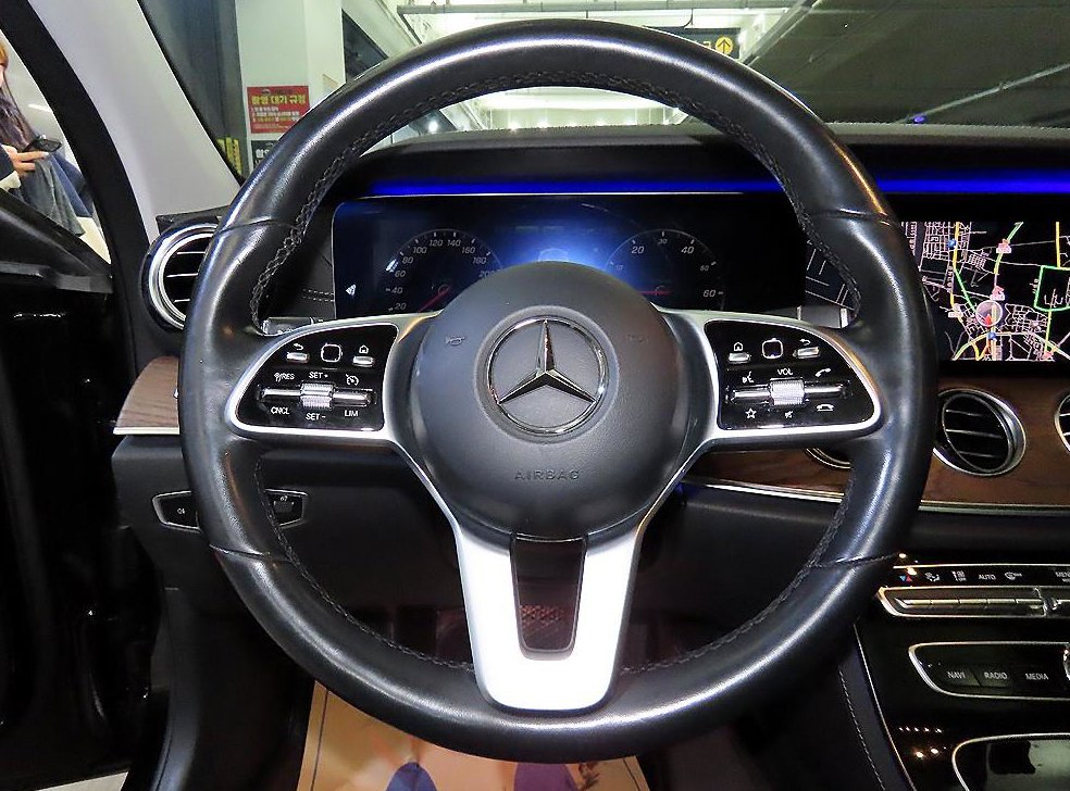 벤츠 E 클래스 E300e 익스클루시브 사진 8