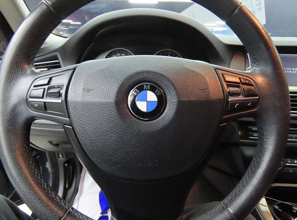 BMW 5시리즈 523i 사진 9