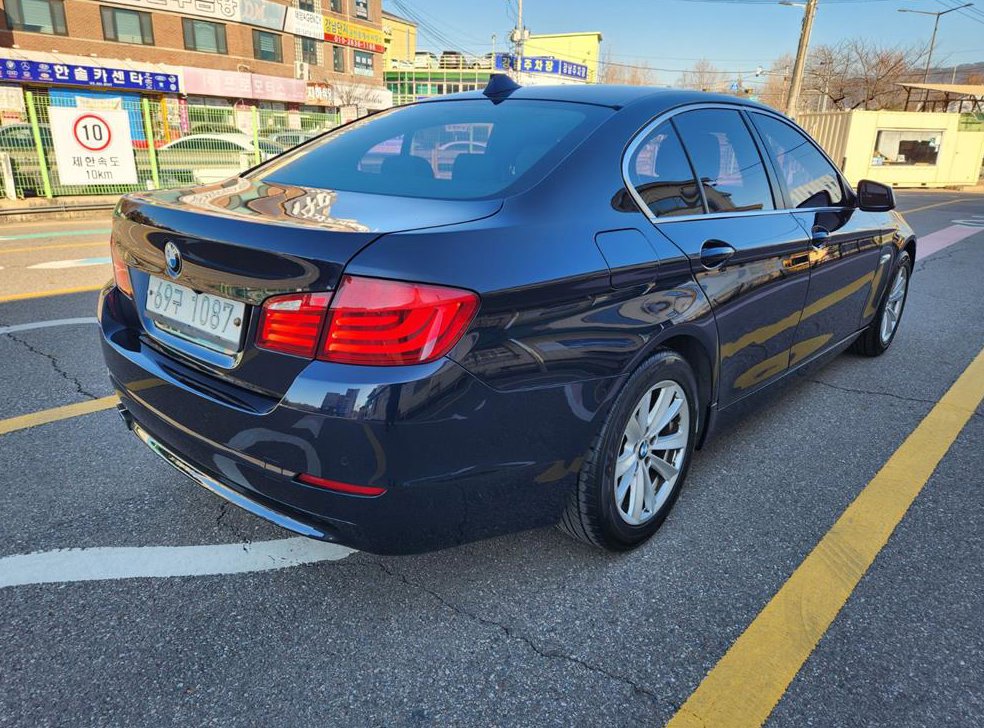 BMW 5시리즈 520d 사진 3