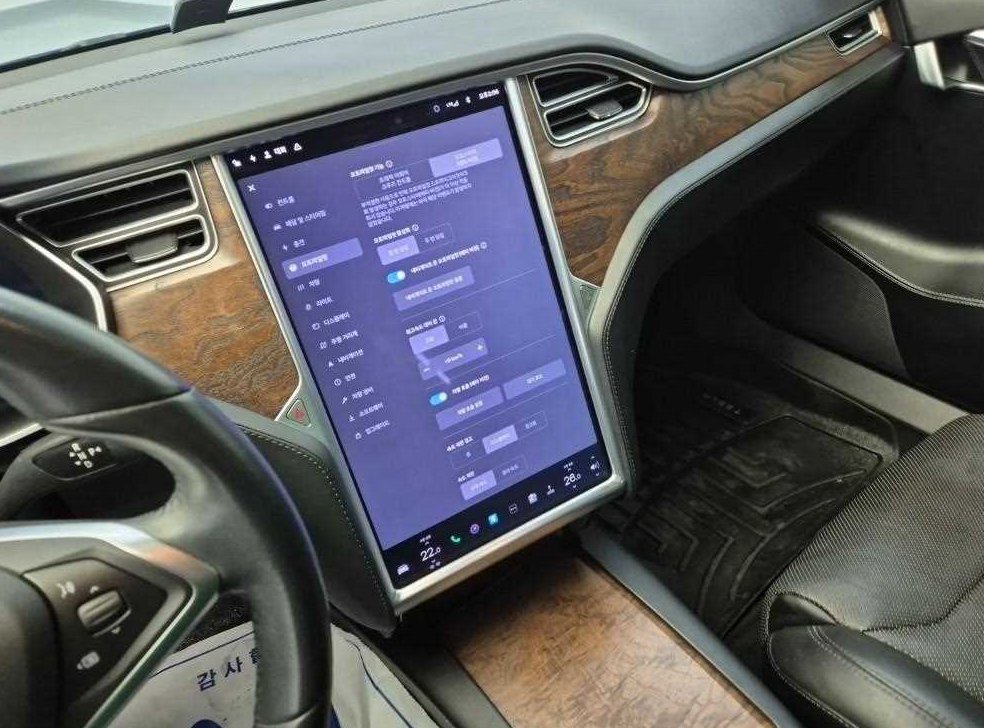 테슬라 모델 S 90D 사진 10