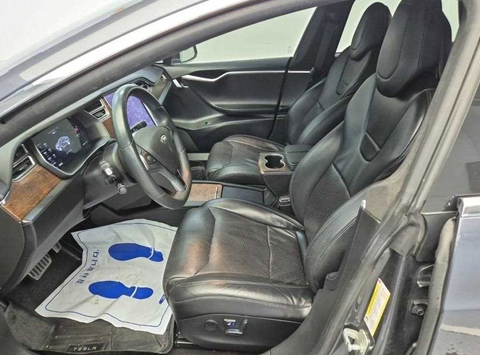 테슬라 모델 S 90D 사진 11